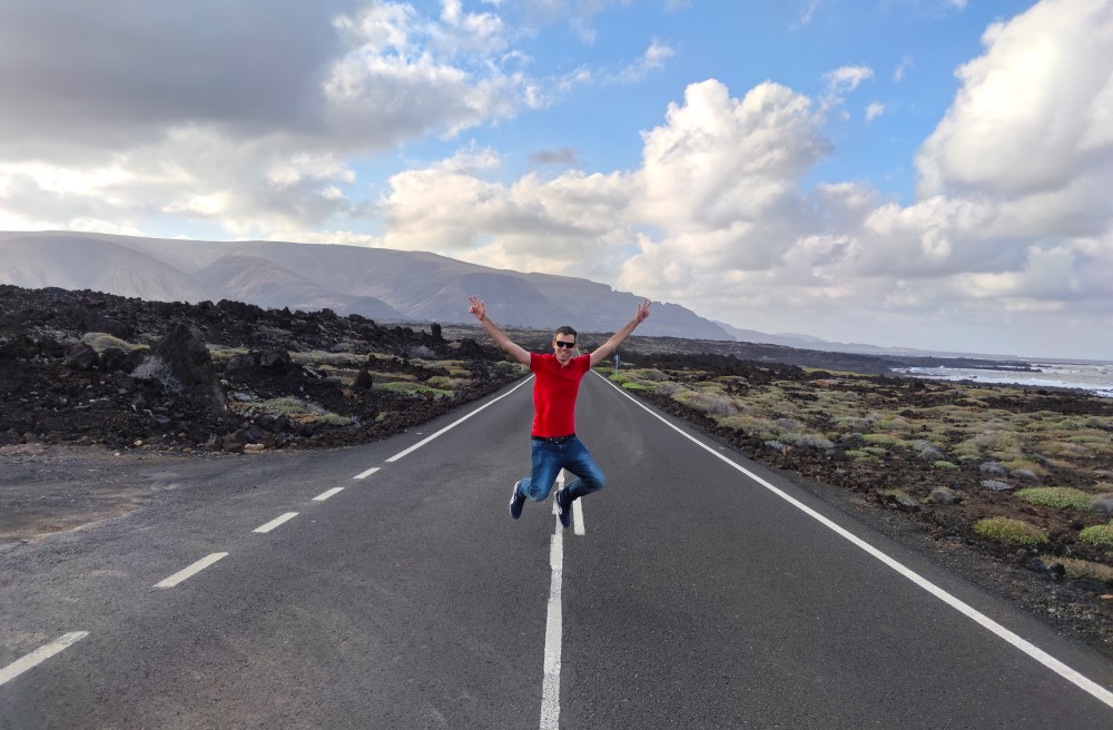 #11 Cómo encontrar vuelos baratos y los mejores destinos para 2020 con Guialowcost.es Joaquín de Guía Low Cost en uno de sus mejores destinos